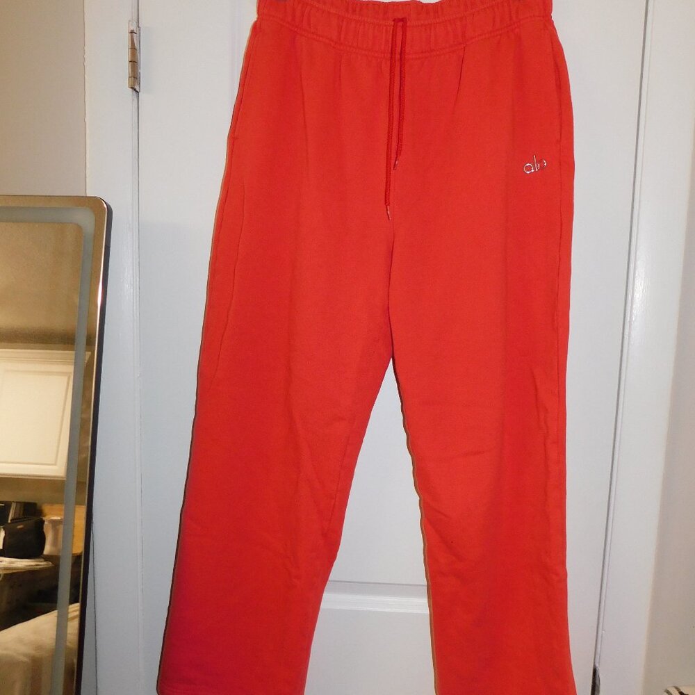 Accolade Straight Leg Sweatpants - ALO Yoga - Large - Red Hot Summer